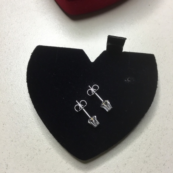 14k White Gold Diamond Studs - Picture 2 of 6